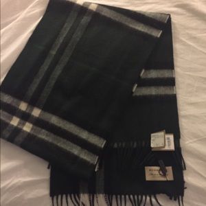 100% Authentic Burberry Scarf /Forest Green Color